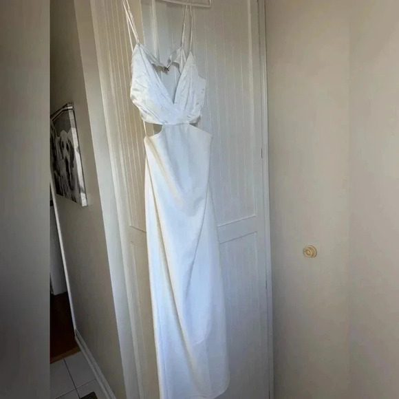 Abercrombie & Fitch Mixed Fabric Cutout Midi Dress - Picture 9 of 12